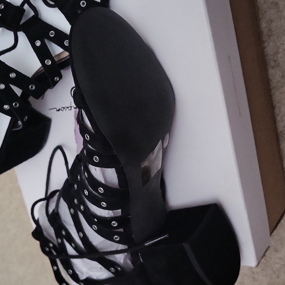 Jessica Simpson Black suede sandals 8 - Picture 2 of 4